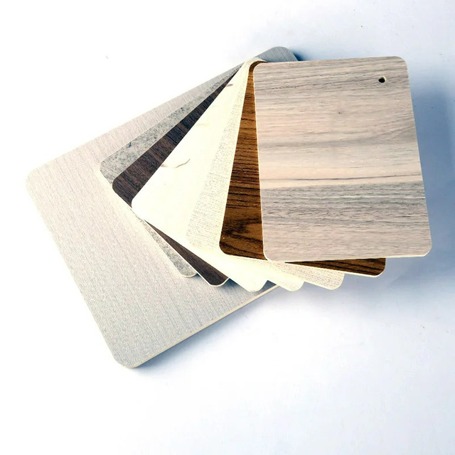 Piastrelle per pareti con venature del legno con pannello a parete in vinile SPC